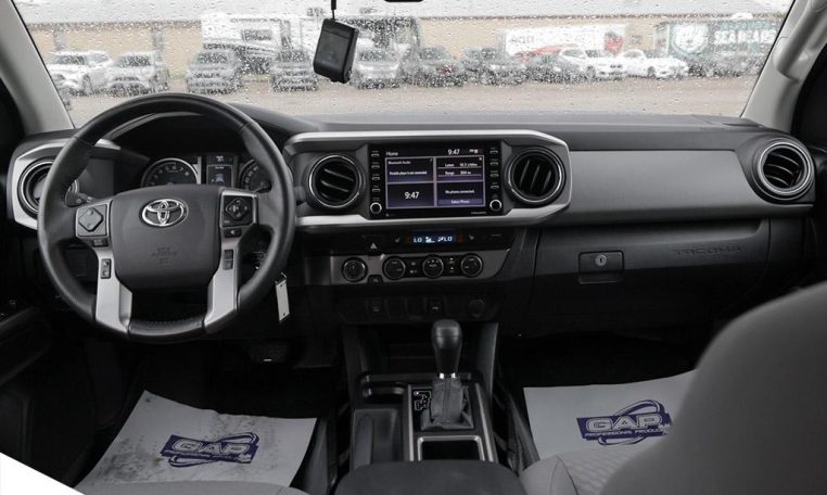 2021 TOYOTA TACOMA DOUBLE CAB V6 SR5 Local Manitoba Vehicle | One Owner | 2 Years Man. Warranty Remaining