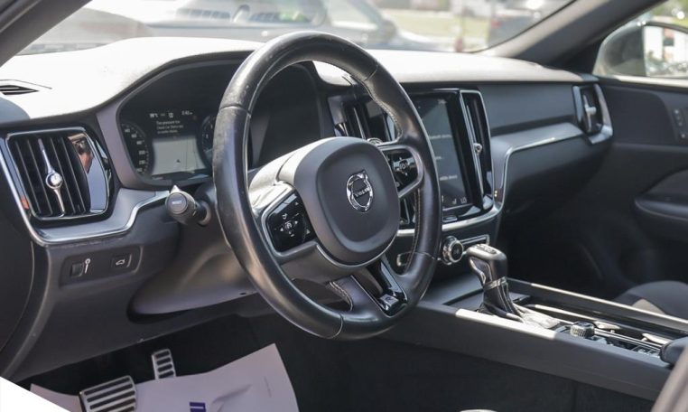 2020 VOLVO S60 T6 R-Design | NO ACCIDENTS