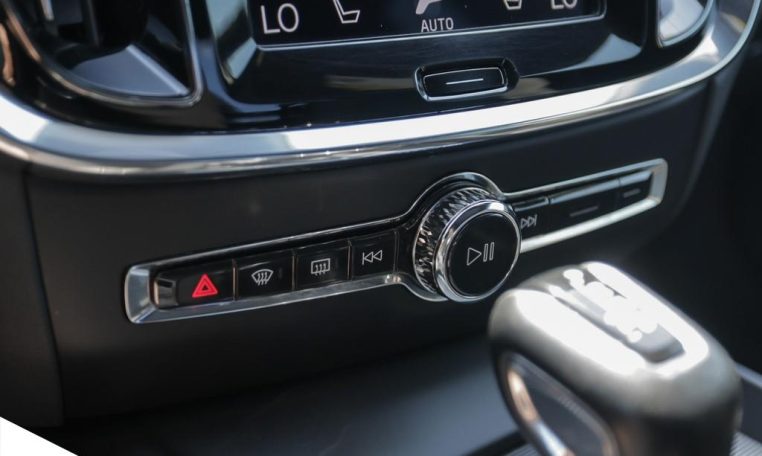 2020 VOLVO S60 T6 R-Design | NO ACCIDENTS