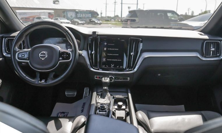 2020 VOLVO S60 T6 R-Design | NO ACCIDENTS
