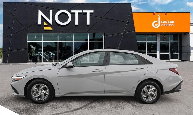 2025 HYUNDAI ELANTRA ESSENTIAL | ONE OWNER | LOCAL MB