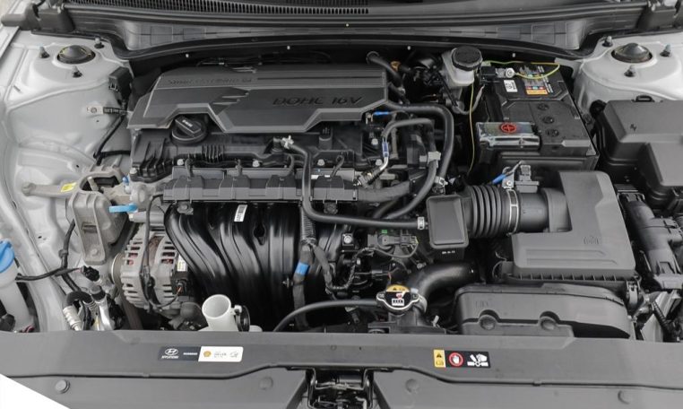 2025 HYUNDAI ELANTRA ESSENTIAL | ONE OWNER | LOCAL MB