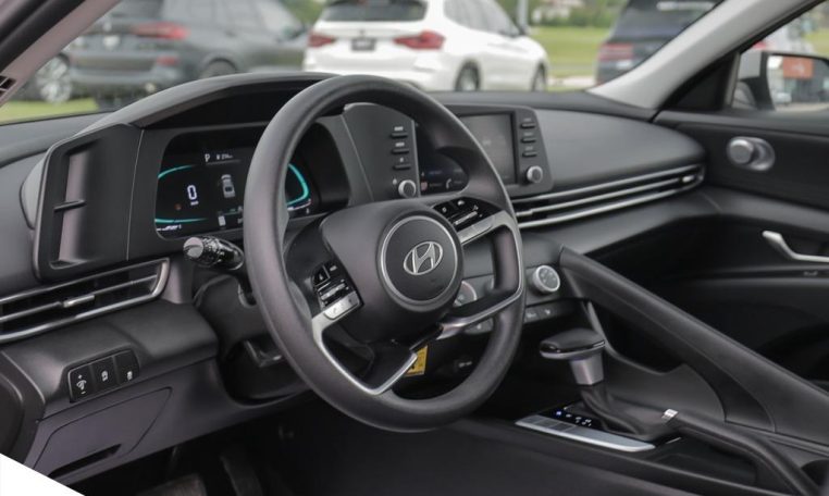 2025 HYUNDAI ELANTRA ESSENTIAL | ONE OWNER | LOCAL MB