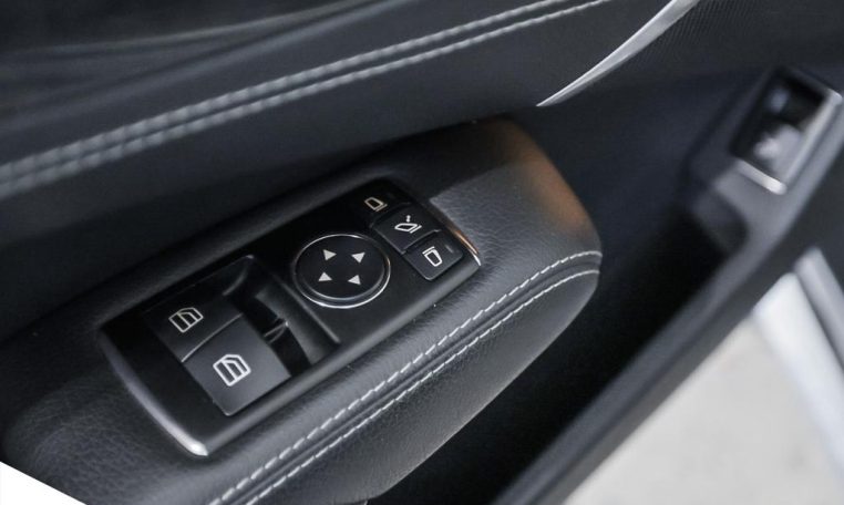 2013 MERCEDES-BENZ SL-CLASS SL550 | No Accidents | Low Mileage