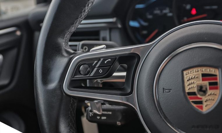 2020 PORSCHE Macan | 2 SETS OF PORSCHE WHEELS | NO ACCIDENTS | ONE OWNER