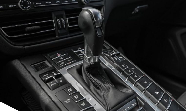 2020 PORSCHE Macan | 2 SETS OF PORSCHE WHEELS | NO ACCIDENTS | ONE OWNER