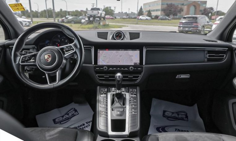2020 PORSCHE Macan | 2 SETS OF PORSCHE WHEELS | NO ACCIDENTS | ONE OWNER