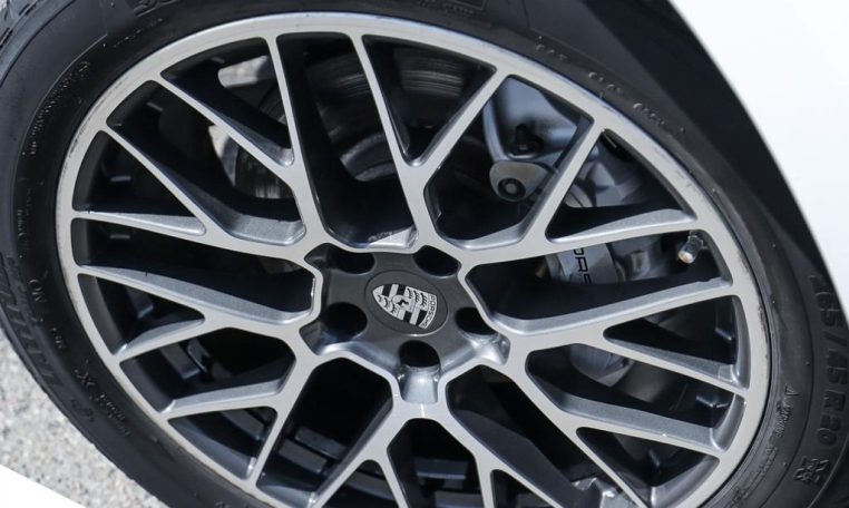 2018 PORSCHE Macan S