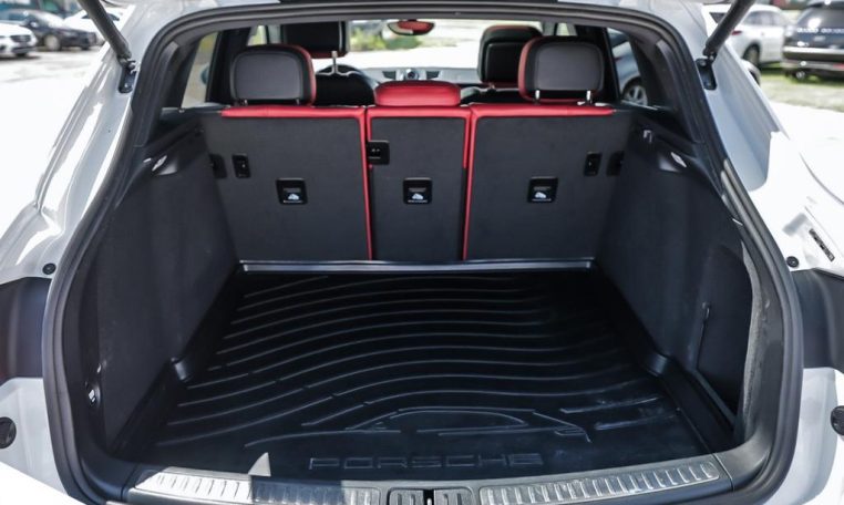 2018 PORSCHE Macan S