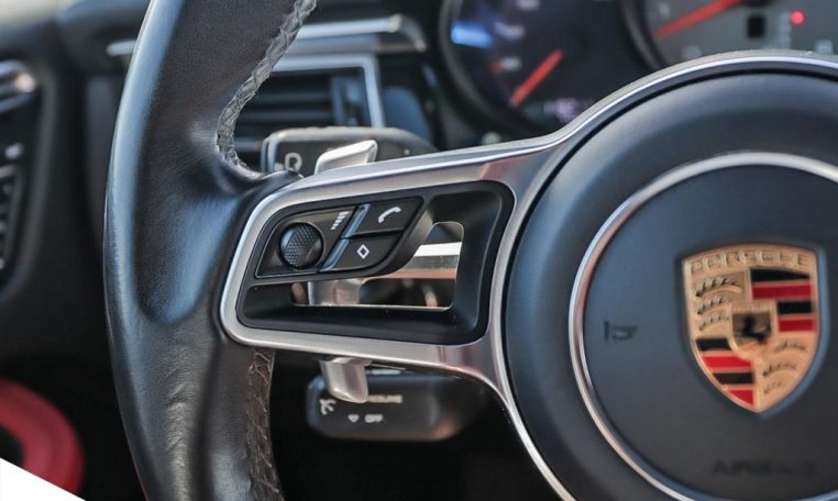 2018 PORSCHE Macan S