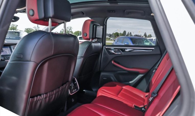 2018 PORSCHE Macan S
