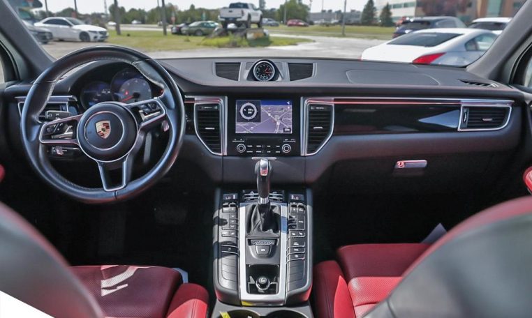 2018 PORSCHE Macan S