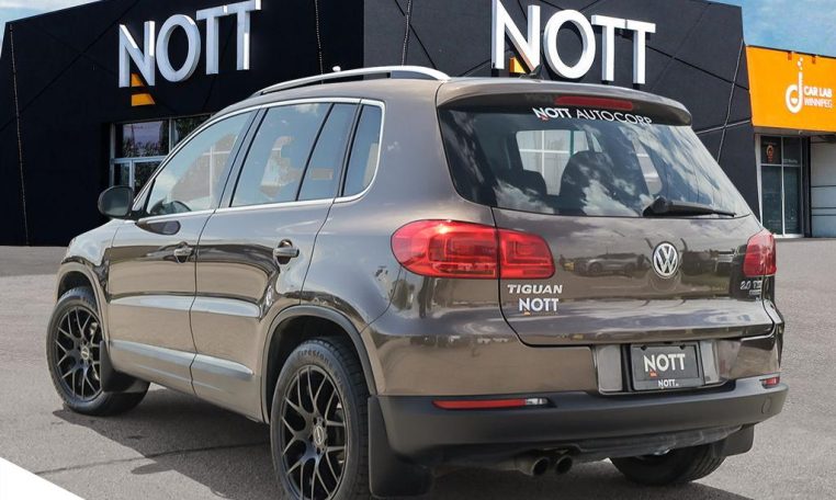2015 VOLKSWAGEN TIGUAN Comfortline | Local MB Vehicle | 2 Keys!