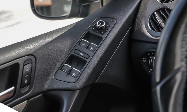 2015 VOLKSWAGEN TIGUAN Comfortline | Local MB Vehicle | 2 Keys!