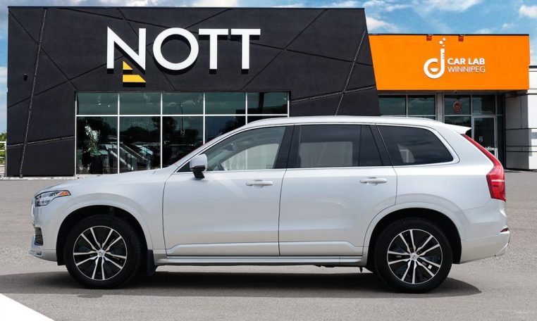 2020 VOLVO XC90 MOMENTUM