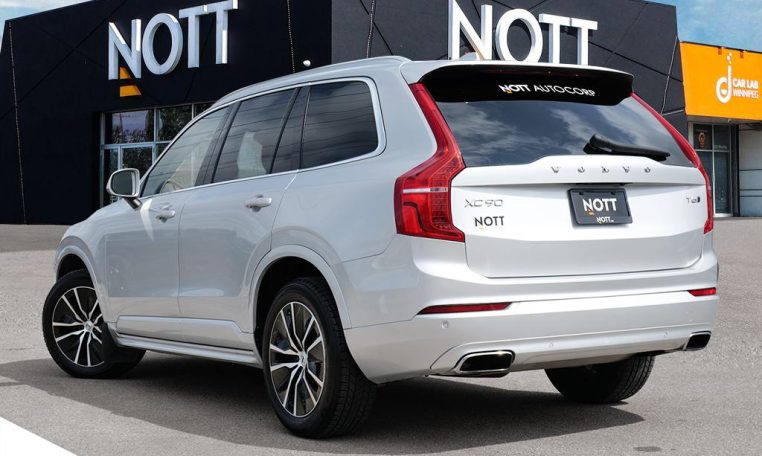 2020 VOLVO XC90 MOMENTUM