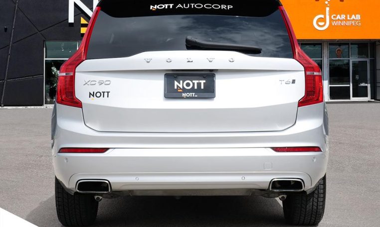 2020 VOLVO XC90 MOMENTUM
