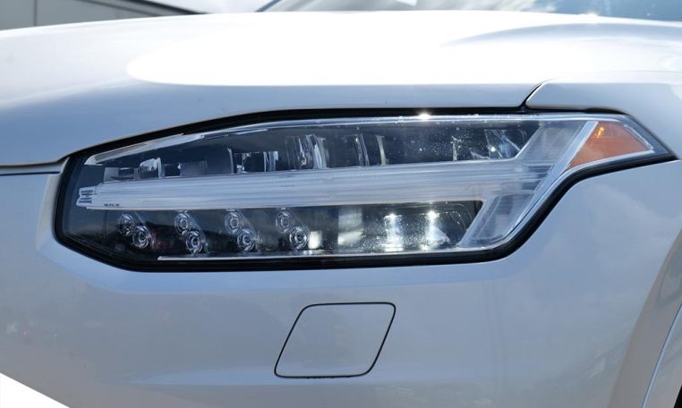 2020 VOLVO XC90 MOMENTUM