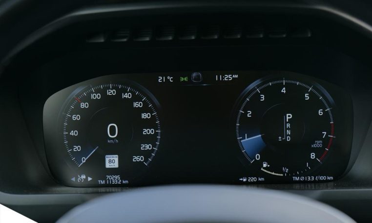 2020 VOLVO XC90 MOMENTUM
