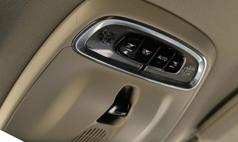 2020 VOLVO XC90 MOMENTUM