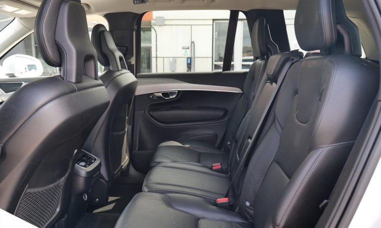2020 VOLVO XC90 MOMENTUM