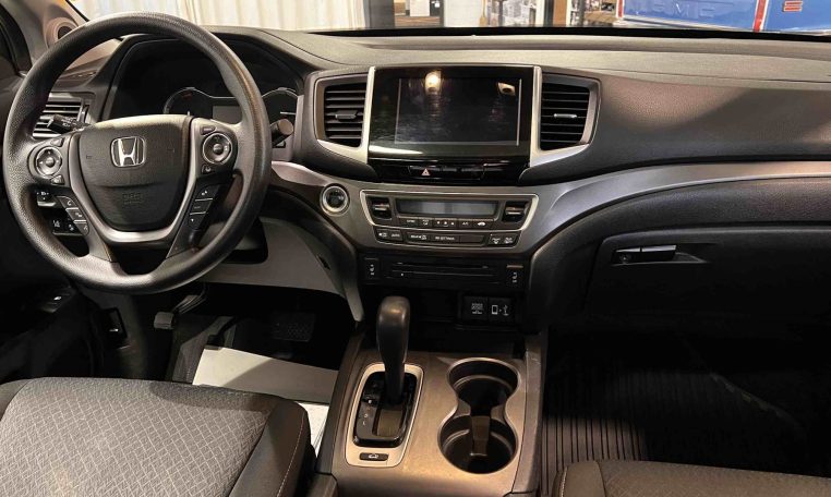 2017 HONDA RIDGELINE SPORT 4WD | As-Is with Manitoba Safety