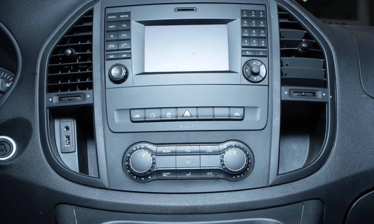 2016 MERCEDES-BENZ METRIS  WB 126 | Low KM's | 8 Passenger Seating